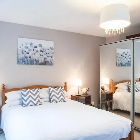 Superb Location 2 Bed House In Clifton By Mycityhaven Bristol