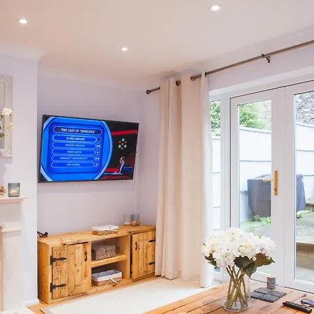 Tatil Evi Superb Location 2 Bed House In Clifton By Mycityhaven *