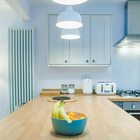 Superb Location 2 Bed House In Clifton By Mycityhaven Bristol