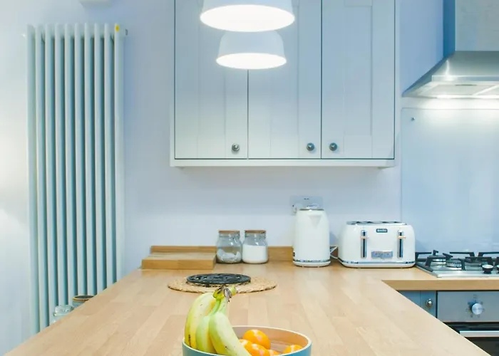 Superb Location 2 Bed House In Clifton By Mycityhaven Bristol